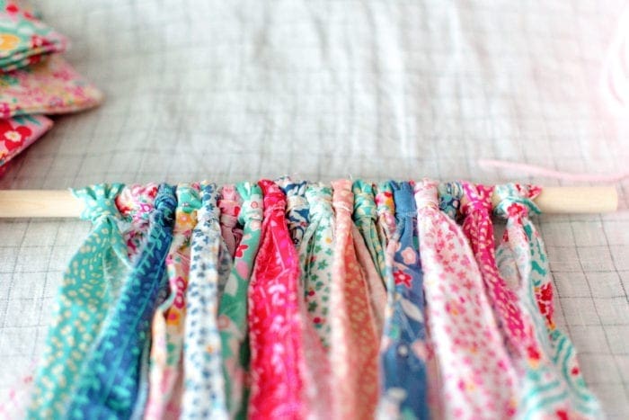 Dear Handmade Life DIY Mini Fabric Banner