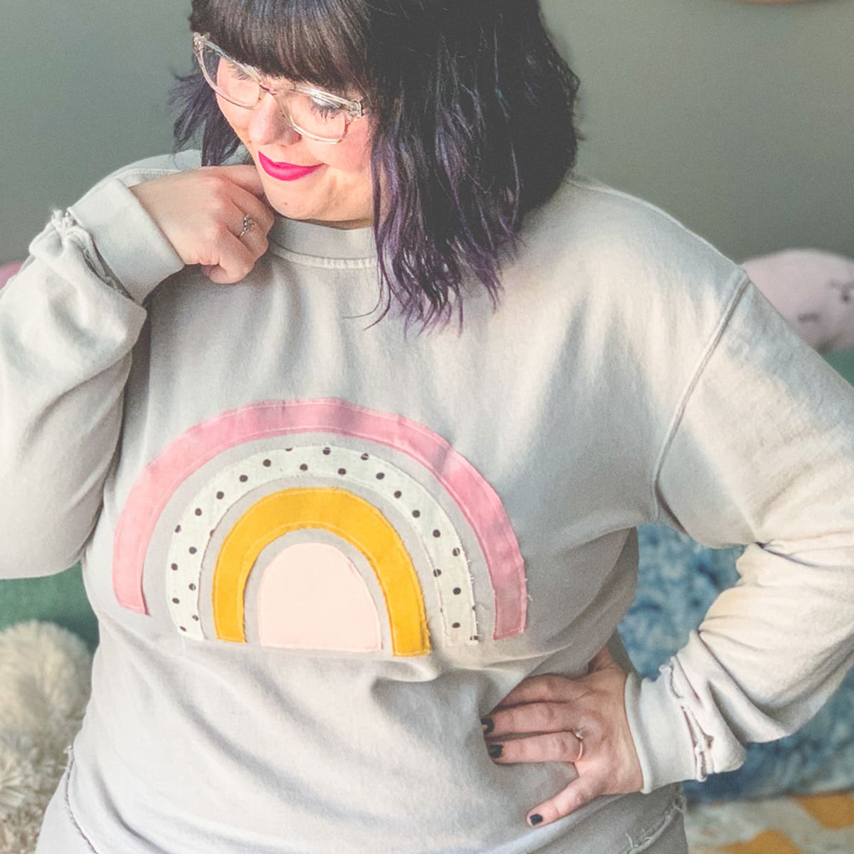 How to make an upcycled applique rainbow sweatshirt from Dear Handmade Life t